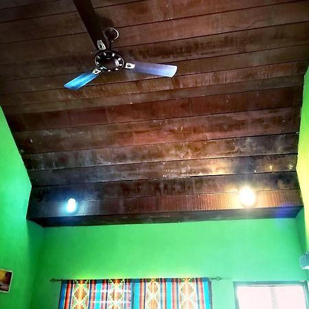 Scorpion Hill Lodge Busua Ruang foto