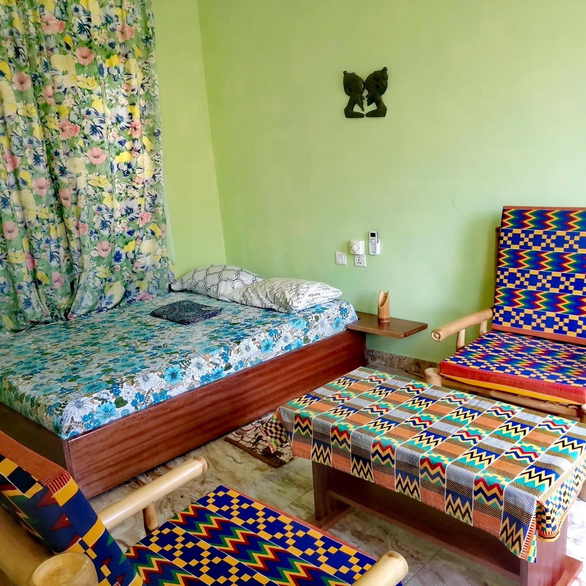 Scorpion Hill Lodge Busua Ruang foto